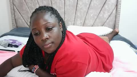 miss_godess online show from November 17, 2025, 9:42 pm