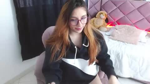 Snapshot of miss_issaa chatting on October 6, 2025, 8:39 pm Isabella online show from October 6, 2025, 8:39 pm