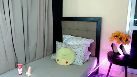 twinny pie online show from December 5, 2024, 9:28 am