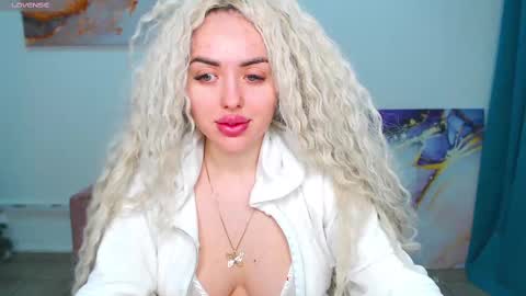 Snapshot of miss_kiten chatting on February 23, 2025, 7:17 pm miss_kiten online show from February 23, 2025, 7:17 pm