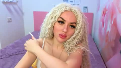 Snapshot of miss_kiten chatting on September 8, 2025, 6:51 pm miss_kiten online show from September 8, 2025, 6:51 pm