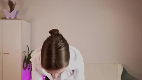 miss_lanab online show from November 8, 2025, 12:27 pm