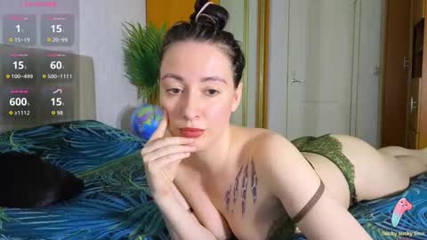 Snapshot of miss_leee chatting on June 6, 2026, 10:20 am Laura online show from June 6, 2026, 10:20 am
