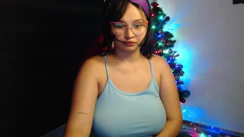 Snapshot of miss_ly_ chatting on December 16, 2024, 5:59 am ly independent model online show from December 16, 2024, 5:59 am
