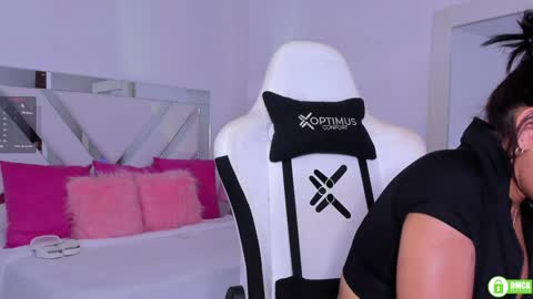   online show from February 4, 2025, 1:38 pm