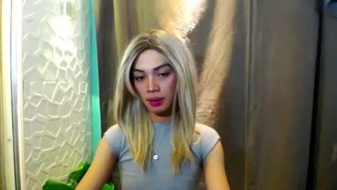 Snapshot of miss_moheera_xxx chatting on March 9, 2026, 4:38 am Moheera online show from March 9, 2026, 4:38 am