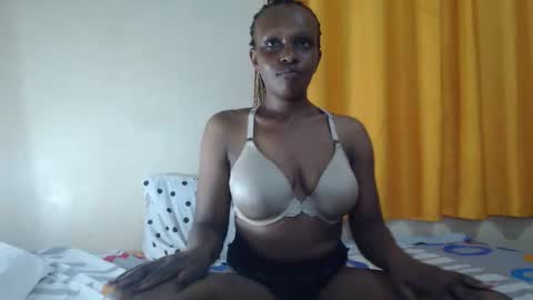 Reina online show from April 27, 2026, 7:12 pm