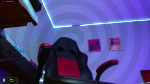    100 thumbs up online show from January 16, 2025, 4:07 pm