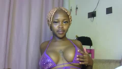 miss_sexyyy online show from October 28, 2025, 10:34 pm