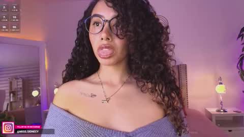 Amy Olivera online show from December 3, 2025, 1:09 pm