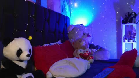 Sophie Cardenas ..... independent model online show from January 4, 2025, 3:07 am