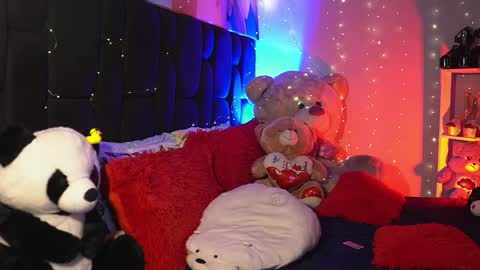 Sophie Cardenas ..... independent model online show from January 8, 2025, 2:57 am