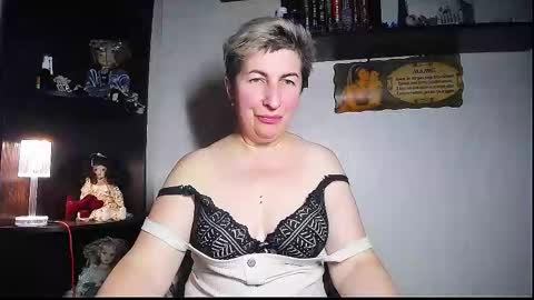 miss_tasha_kom online show from November 15, 2025, 2:35 pm