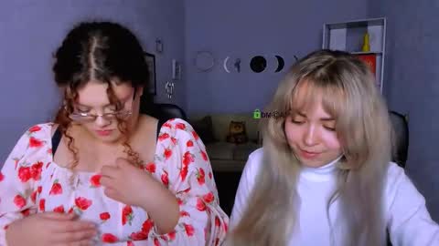 Snapshot of miss_toxic69 chatting on November 27, 2025, 2:08 pm miss_toxic69 online show from November 27, 2025, 2:08 pm