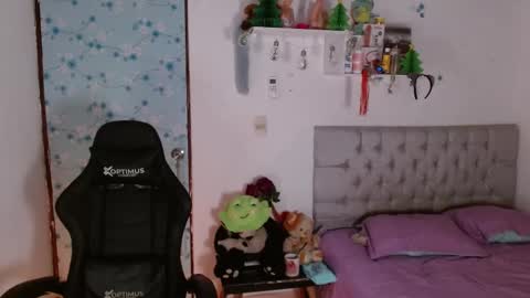 hanna    online show from February 16, 2025, 4:53 am