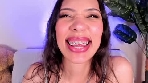 Miss Veronica online show from May 13, 2026, 1:30 pm