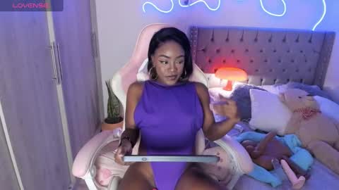 Snapshot of miss_west chatting on February 7, 2025, 7:18 am Tay Tay Independent Model   online show from February 7, 2025, 7:18 am