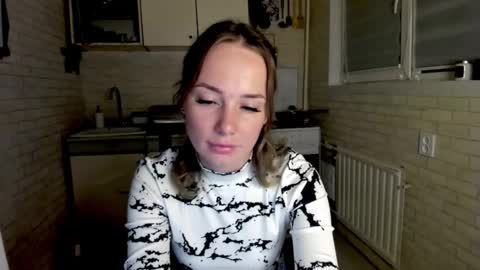 miss_you20 online show from October 7, 2025, 8:39 pm