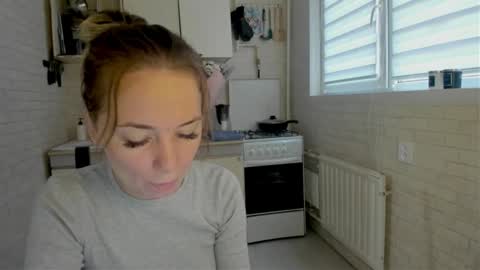 miss_you20 online show from October 16, 2025, 6:03 am