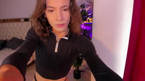 Mis Ari online show from November 12, 2025, 7:13 pm