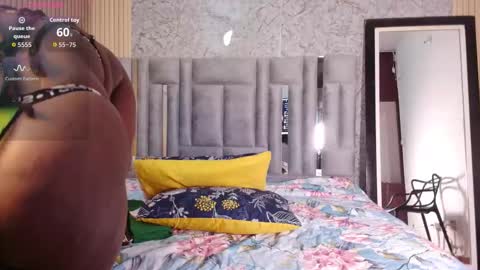 Miss Evelyn  online show from November 23, 2025, 12:27 pm