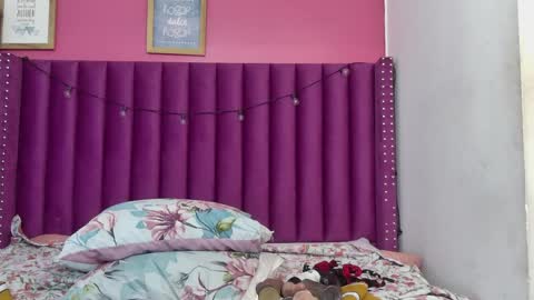 Miss Evelyn  online show from March 29, 2026, 12:27 pm