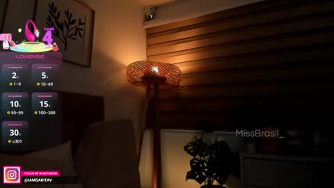 Sara Vanegas online show from November 21, 2025, 12:04 pm