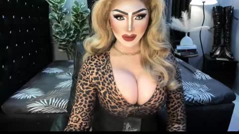 PRIESTESS CHANNEL online show from October 15, 2025, 6:08 pm