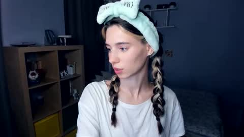 Shelley online show from September 11, 2025, 7:30 am