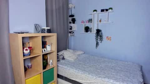 Shelley online show from September 12, 2025, 7:08 am