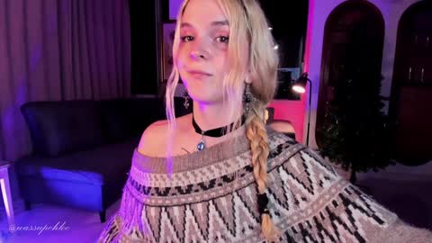 Chloe freelance model Please your thumbs up are important  online show from December 17, 2024, 4:23 am