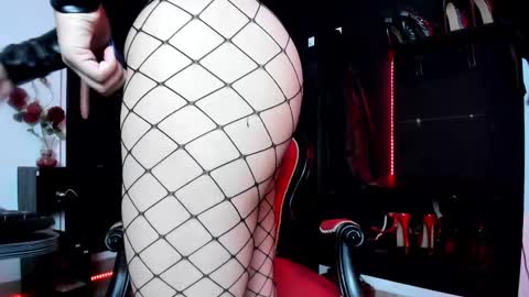 Missdarklady online show from February 14, 2025, 1:34 am