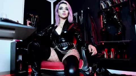 Missdarklady online show from March 4, 2025, 11:54 pm