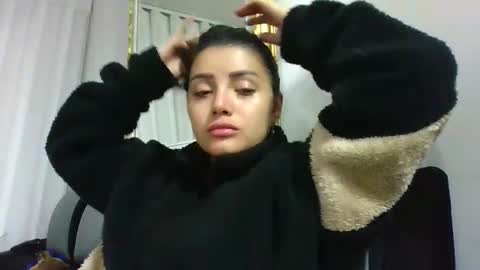 melodie  online show from February 10, 2025, 1:24 am