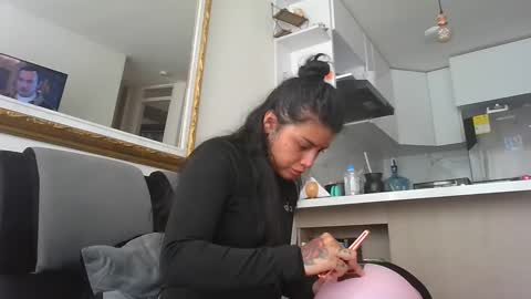 melodie  online show from February 23, 2025, 7:17 pm