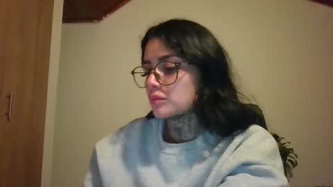 melodie  online show from February 11, 2026, 4:28 am