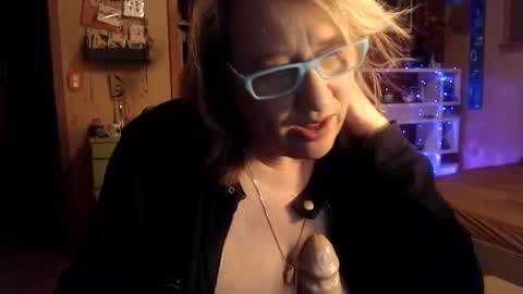 MissKittyFox online show from February 5, 2025, 5:20 am