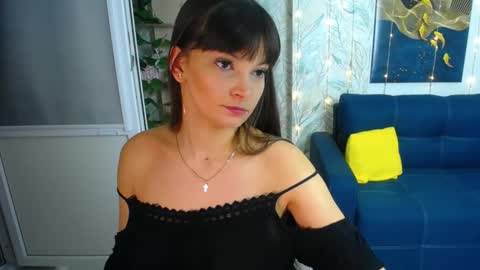 MissLaura online show from December 15, 2025, 5:34 am