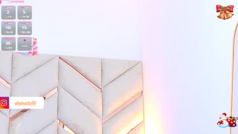 lyly  independient model online show from November 25, 2025, 3:12 pm