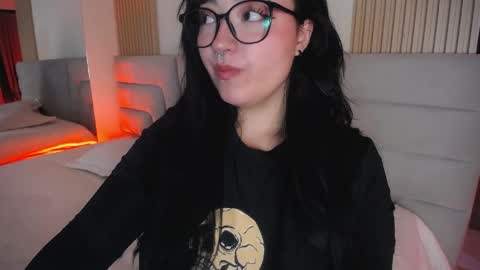 Snapshot of missloise chatting on April 28, 2026, 7:35 am Miss Loise online show from April 28, 2026, 7:35 am