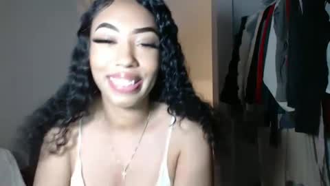 kourtn3ylov3  twitter online show from October 13, 2025, 5:07 am