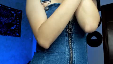 Snapshot of missluna27 chatting on December 17, 2024, 12:56 am Miss Luna online show from December 17, 2024, 12:56 am