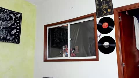 Snapshot of missluna27 chatting on February 25, 2025, 10:18 pm Miss Luna online show from February 25, 2025, 10:18 pm