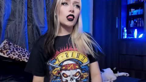 Snapshot of missluna27 chatting on October 15, 2025, 1:17 am Miss Luna online show from October 15, 2025, 1:17 am