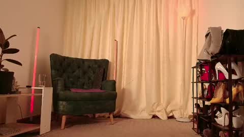 Im Valentina  online show from June 3, 2026, 1:52 am
