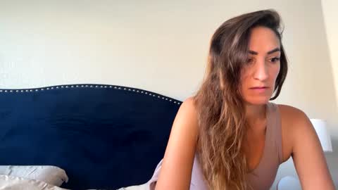 CreationQueen online show from December 5, 2024, 6:33 pm