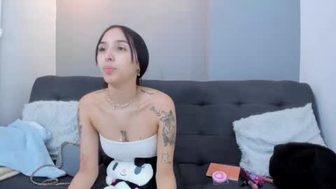 Miss Melody online show from November 27, 2025, 3:36 pm