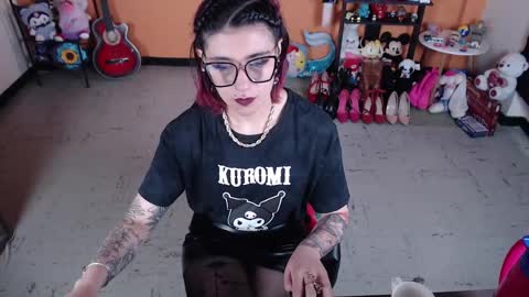 Miss Mia online show from January 22, 2025, 5:17 pm