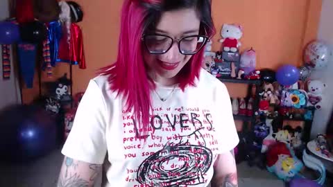 Miss Mia online show from September 8, 2025, 2:16 pm