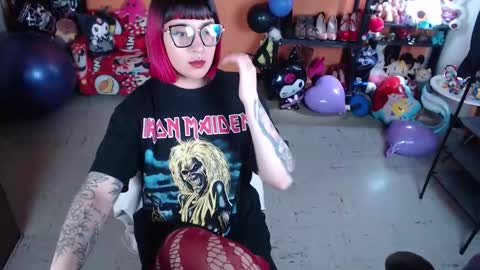 Miss Mia online show from October 12, 2025, 2:16 pm